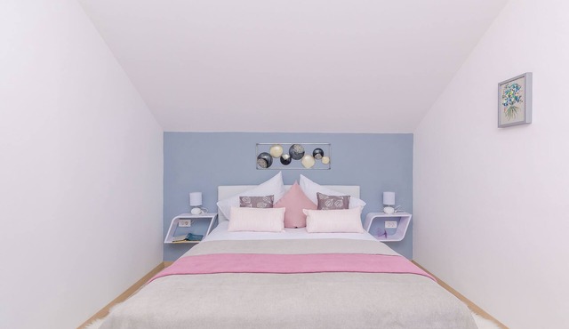Apartments Villa Key - Comfort One Bedroom Apartment with Balcony