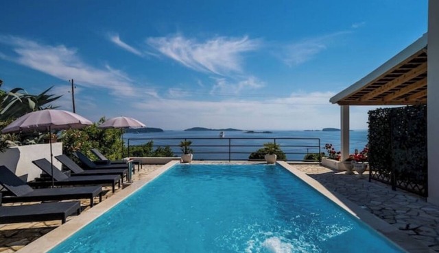 Apartments Villa Made 4U Deluxe Four Bedroom Apartment with Terrace and Sea View