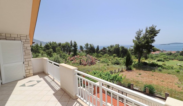 Apartments Villa Michele-Three Bedroom Apartment with Partial Sea View (Grejp)