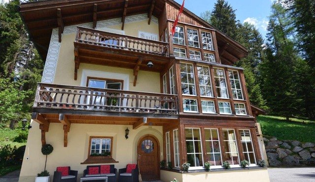 Apartments Villa Surlej