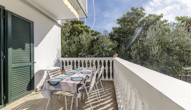 Apartments Vinko (27131-A1) - Brodarica