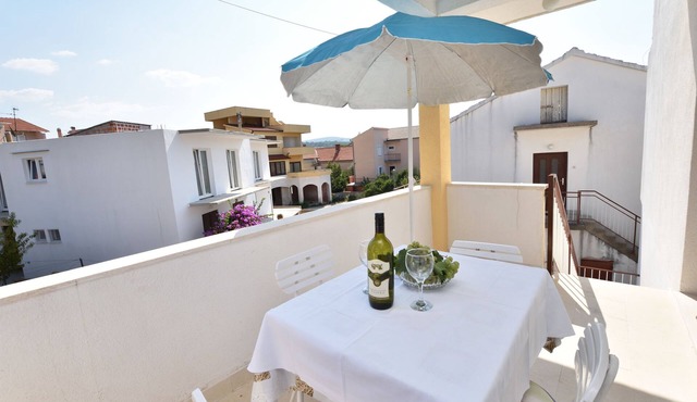 Apartments Visnja (41542-A2) - Primosten