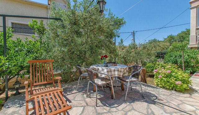 Apartments Vojka (34581-A1) - Milna - island Brac