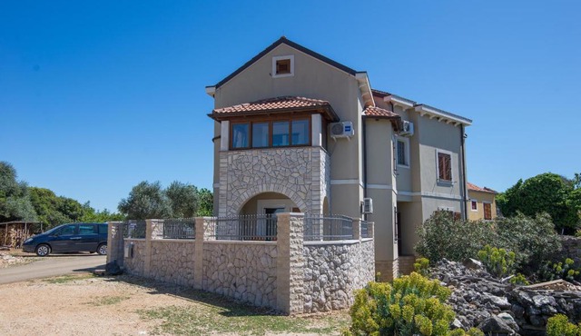 Apartments with parking space Punta kriza, Cres - 8082