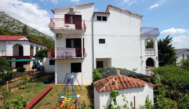 Apartments with parking space Starigrad, Paklenica - 6431
