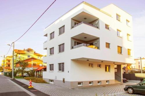 Apartments with parking space Zagreb - 24973