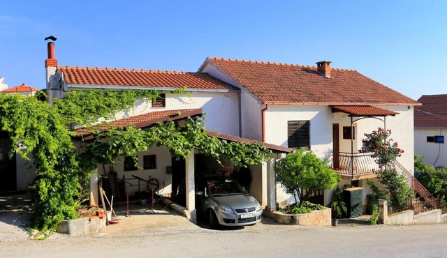 Apartments with parking space Okrug Gornji, Ciovo - 1107
