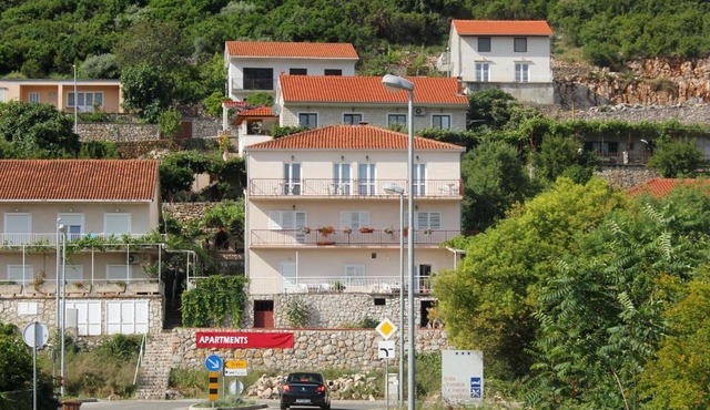 Apartments with parking space Trpanj, Peljesac - 10180