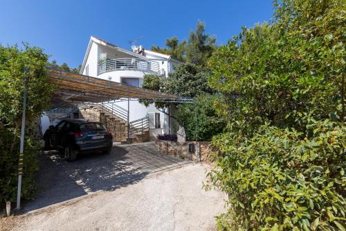 Apartments with parking space Zavala, Hvar - 8710