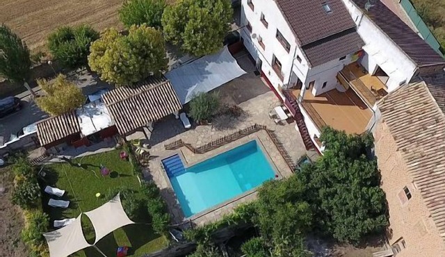 Apartments with pool in the pre-Pyrenees