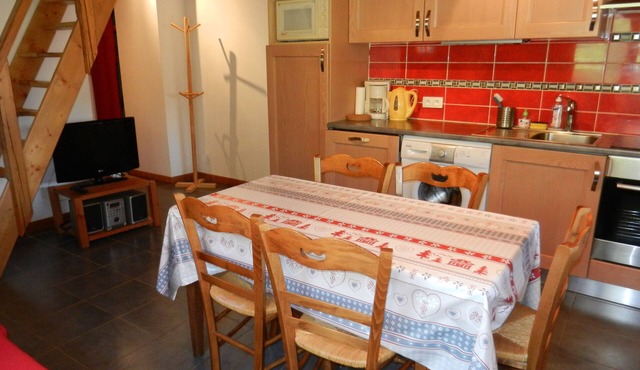 Apartments with terrace overlooking Mont Blanc, 2 bedrooms, in a renovated farmhouse.