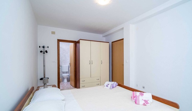Apartments Zarac - One Bedroom Apartment with Terrace