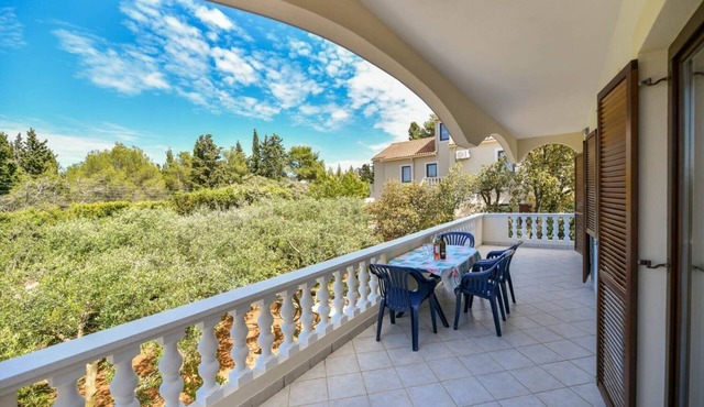Apartments Zlatko (10444-A2) - Ugljan