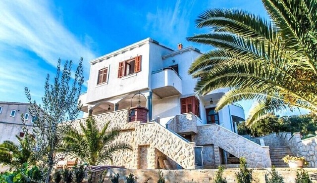 Apartments Zoja, (14289), Molat, hr