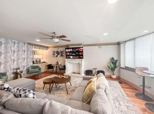 Apartmint - Grand Queen Village Retreat in Philladelphia