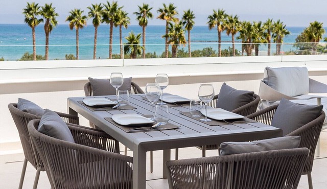 ApartUP Denia Beachfront Deluxe