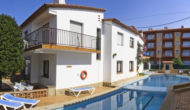 APCOSTAS Villa Piscis/Four Bedrooms