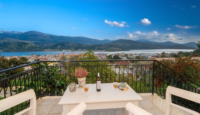 APHRODITE SUPERB SEA VIEW APARTMENT IN ARGOSTOLI