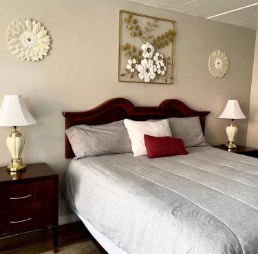 APM Inn and Suites