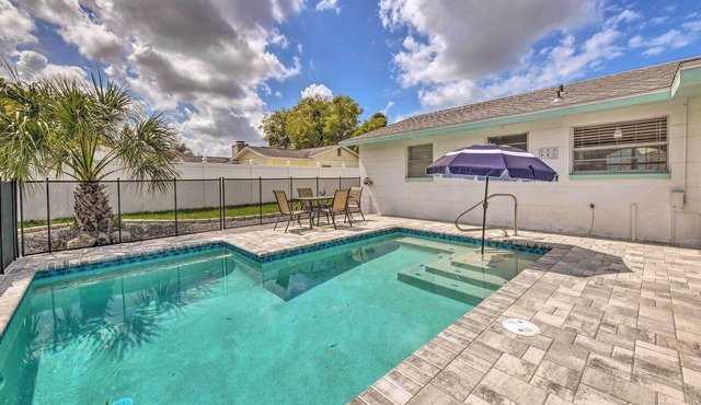 Apollo Beach Gem w/Pool: 'The Flamingo House'