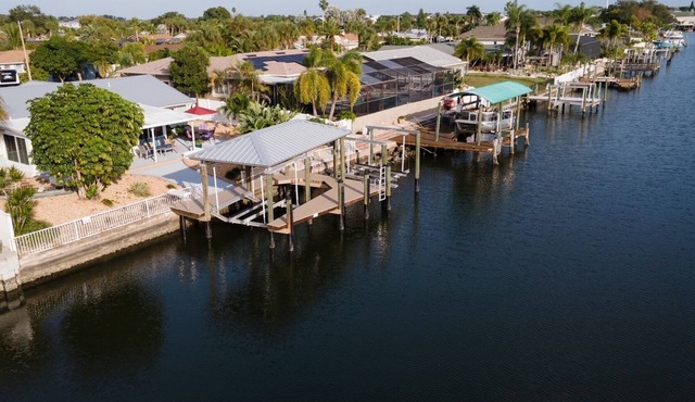 Apollo Beach Oasis - On the bay