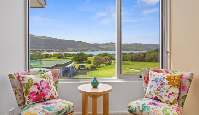 Apollo Blue 14 - Central Position, Picturesque Views