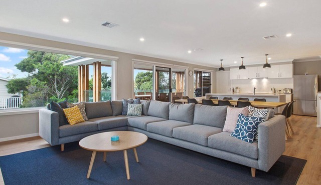 Apollo Grand - Spectacular, Linen Provided, Free WI-FI, New Listing 2019