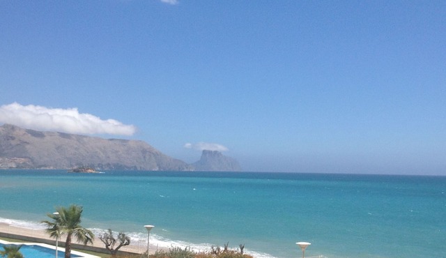 APP 2/4 PERS WITH SPLENDID SEA VIEW. SWIMMING POOLS. WI FI + TV INTERN.