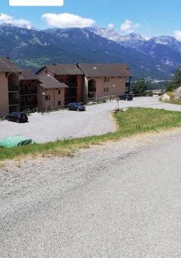 app 2ch Barcelonnette vue montagne proche praloup