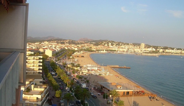 App front de mer fréjus plage