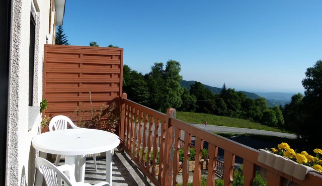 App GENET in residence with ski resort view