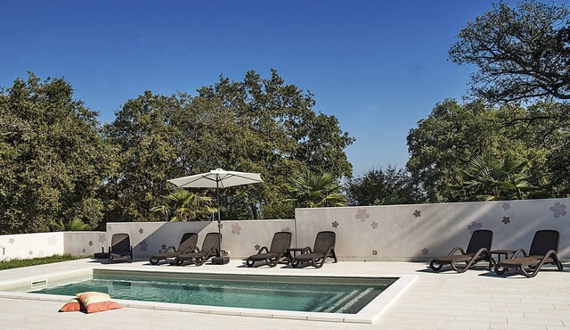 APP1 Romantic villa with pool - 5 min from the beach!
