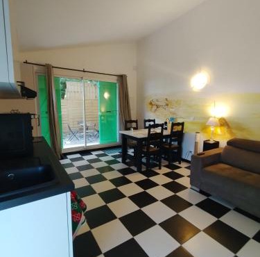 Appart t2 - jusqu'à 4 couchages - avec jardin