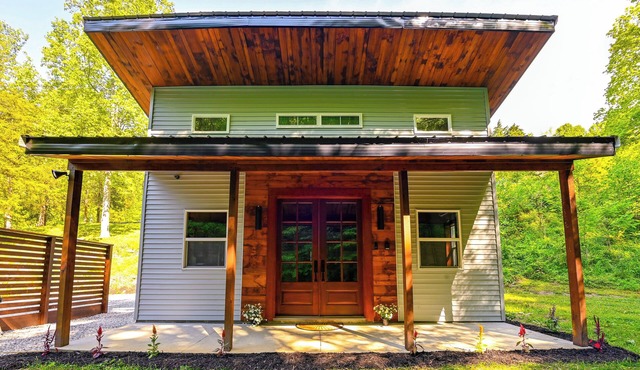 Appalachian Cabin Haven! Gateway to Lake Linville!