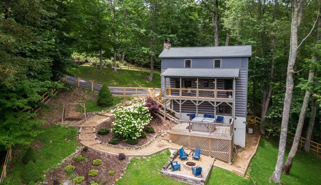 AppalJack Retreat - Pet Friendly home between Boone & Blowing Rock, Hot tub!