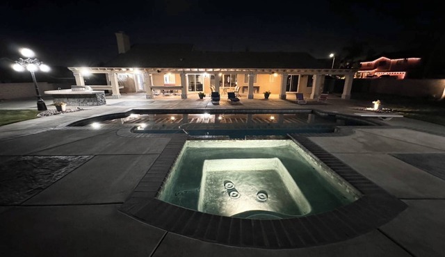 Appaloosa Ranch Retreat , Spacious, Sparkling Pool