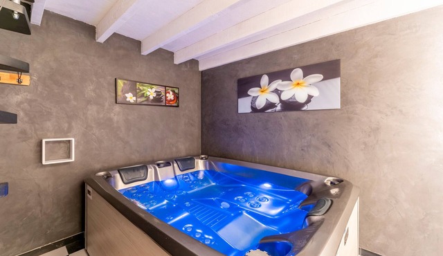 Appartment with Jacuzzi and Sauna