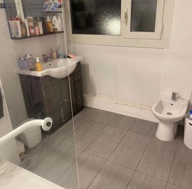 Apparemment 1 chambre proche gare