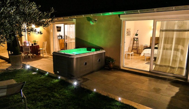 Apparently vacation home with hammam and private jacuzzi