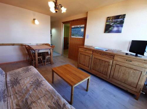 Appart 2 chambres au pied des pistes, balcon et ascenseur - FR-1-771-58