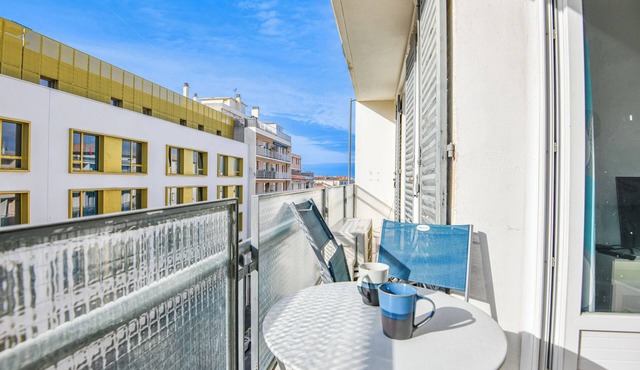 Appart 3 ch avec balcon à la Joliette