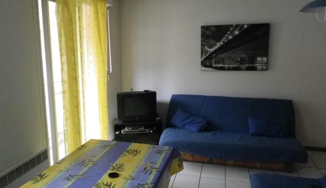 APPART 4/6 2 * 400m from the center TARIFF HTE 240 BS 200 euros CURE 445e Cheq vacance