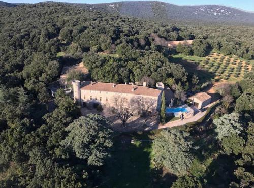 Appart 4 chambres dans château