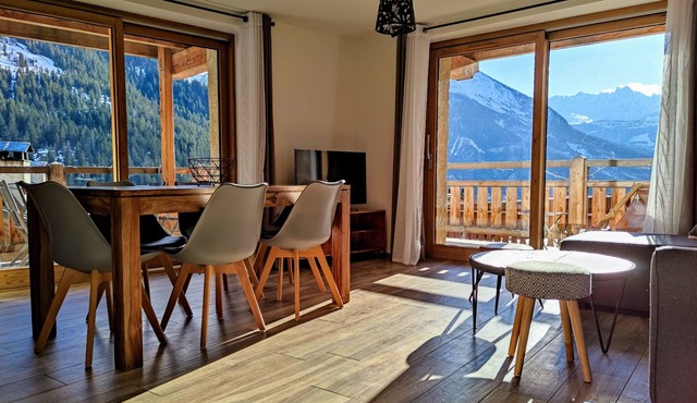 Appart 6 pers in the heart of Champagny with beautiful view, near slopes, shops.