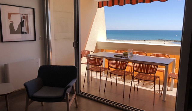 Appart. 75 m2 2 bedrooms location facing the sea and in the heart of Palavas