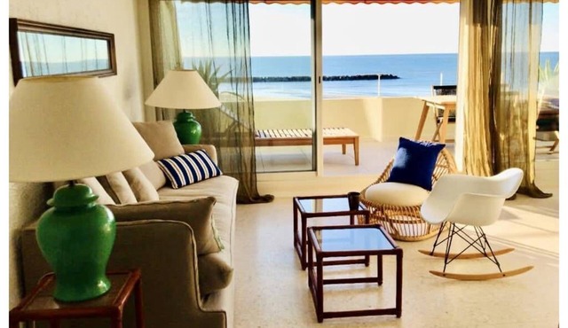 Appart. 80m2 + Terrace. Feet in the water. Carnon 1st line. Direct beach access