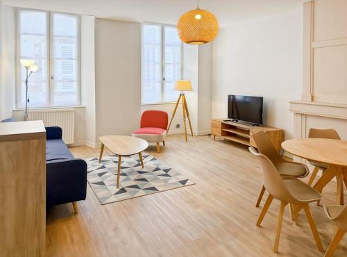 Appart 95m2 - 3Ch, 3 lits - Aurillac centre - Wifi