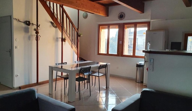 Appart A climatisé sur Coursan