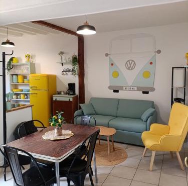 Appart' année 70 qui ose les couleurs