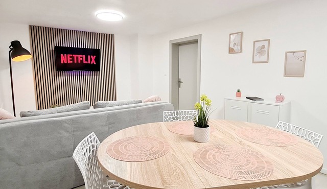 Appart'AZUR Haguenau, complete accommodation for business travellers: Quiet, Wi-Fi, King-size bed